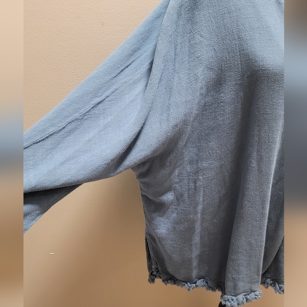 Umgee Soft Blue Linen Like Top - Picture 3 of 7